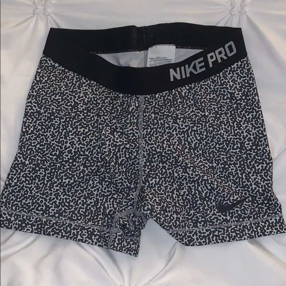 Nike Leopard print tights